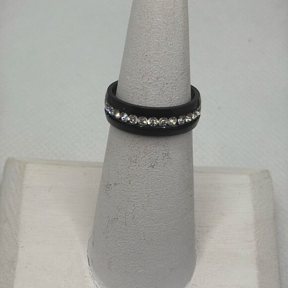 NWOT Size 5 1/2 Stainless steel with zircon eternity band - Picture 1 of 4